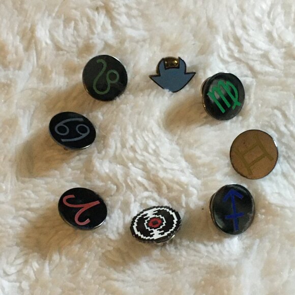 2/$25 Official Homestuck Leo Astrology Lapel Pin - Picture 3 of 3